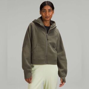Lululemon Scuba Oversized Full Zip Hoodie
Army Green